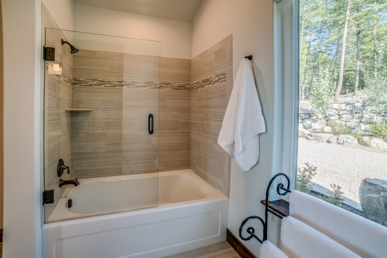 Shower & Tub Repair in Powell